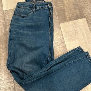 NWT , high waisted jegging crop